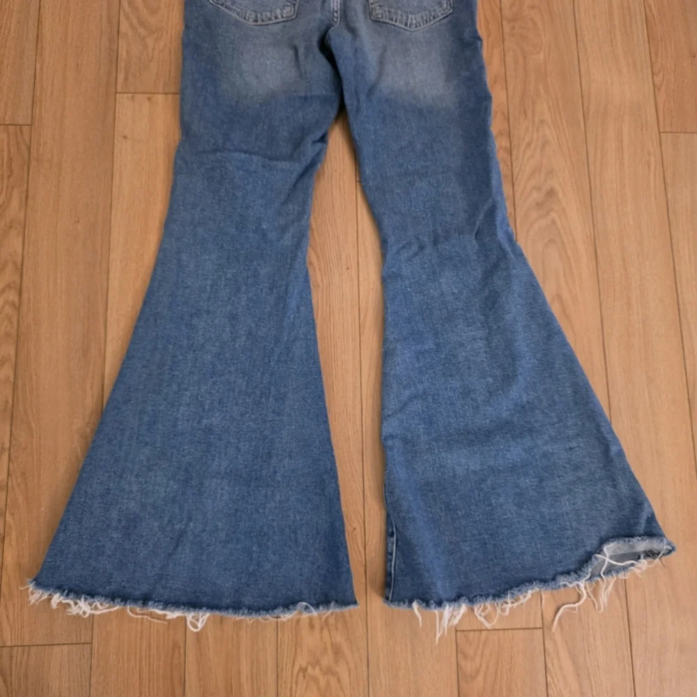 Forever 21 High Waisted Super Flare Jeans- 31
